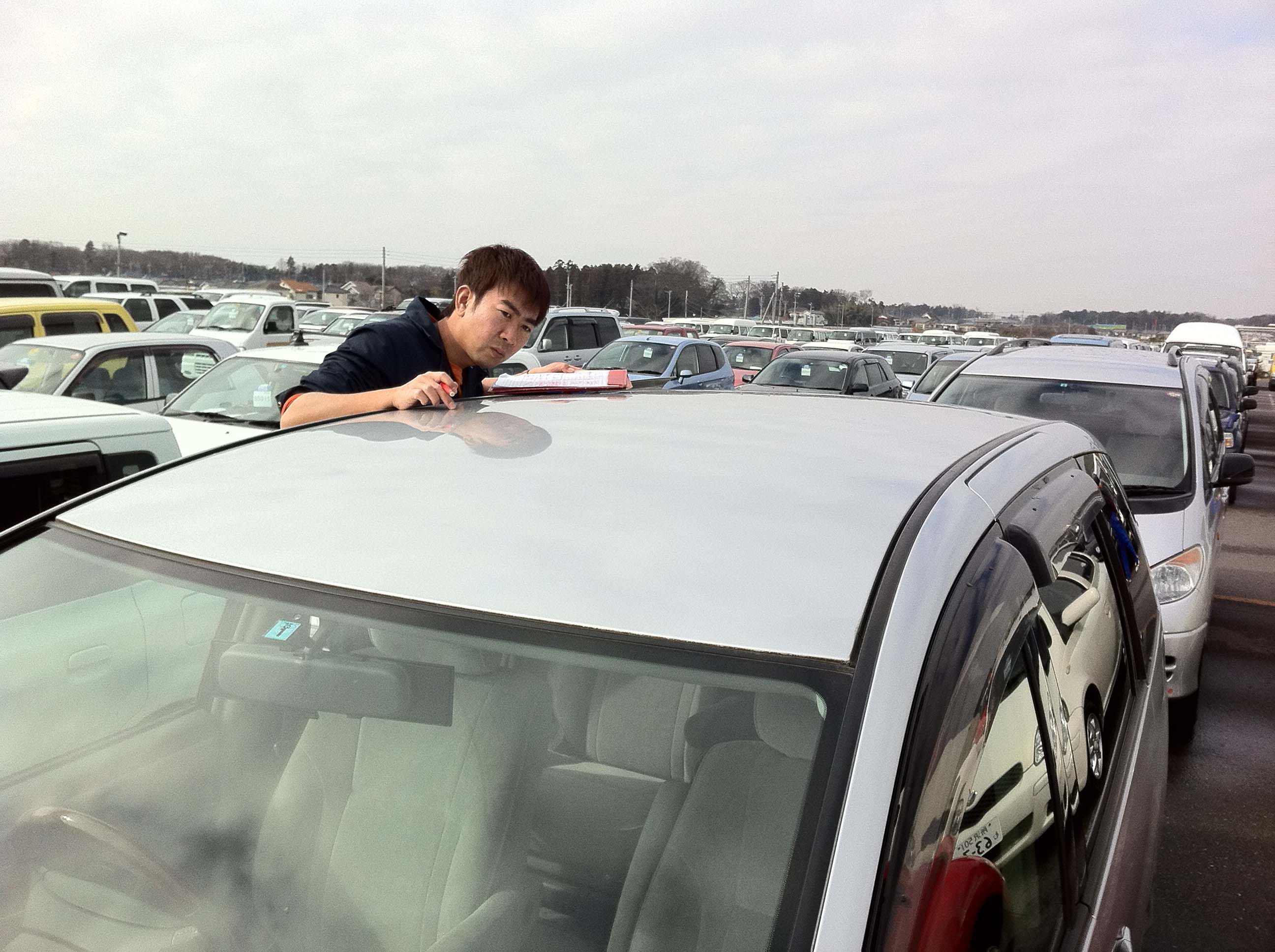 予算50万 100万以内の中古ミニバン探しで後悔しないために素人でも分かる簡単な中古車の見極め方 埼玉にある中古車屋のプロが教えるミニバン選択基準