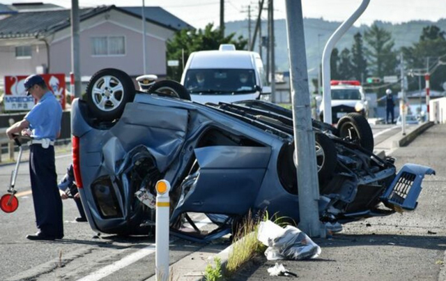 事故　車